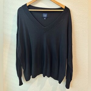 GAP LIGHTWEIGHT V-NECK SWEATER